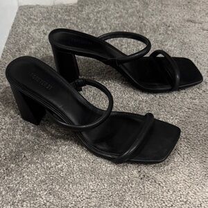 Forever 21 Elegant Black Heeled Sandals (size 8)